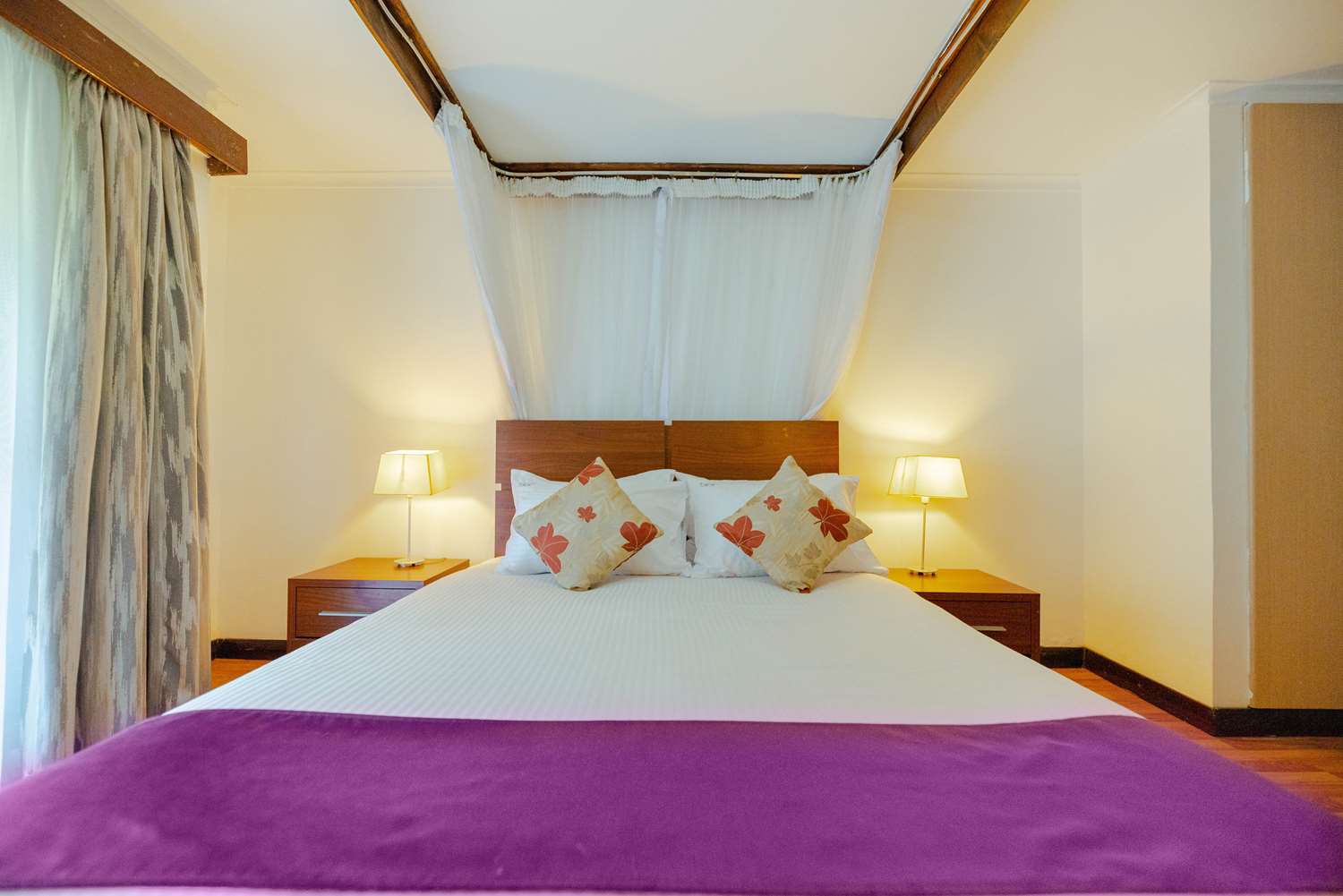 Heri Heights Hotel Apartments, SureStay Collection by BW 14/27