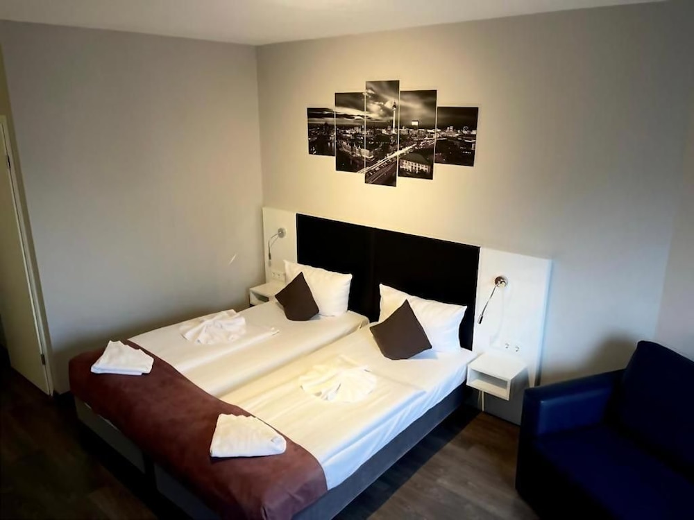 Alfa Hotel Berlin 7/50