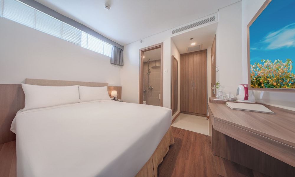 STANDARD, DOUBLE BED, NO WINDOW