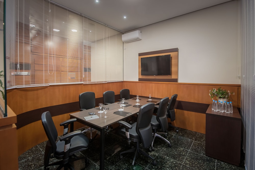 Hotel Intercity Caxias do Sul 50/66