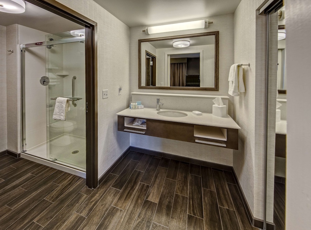 Hampton Inn And Suites Memphis Germantown 24/64