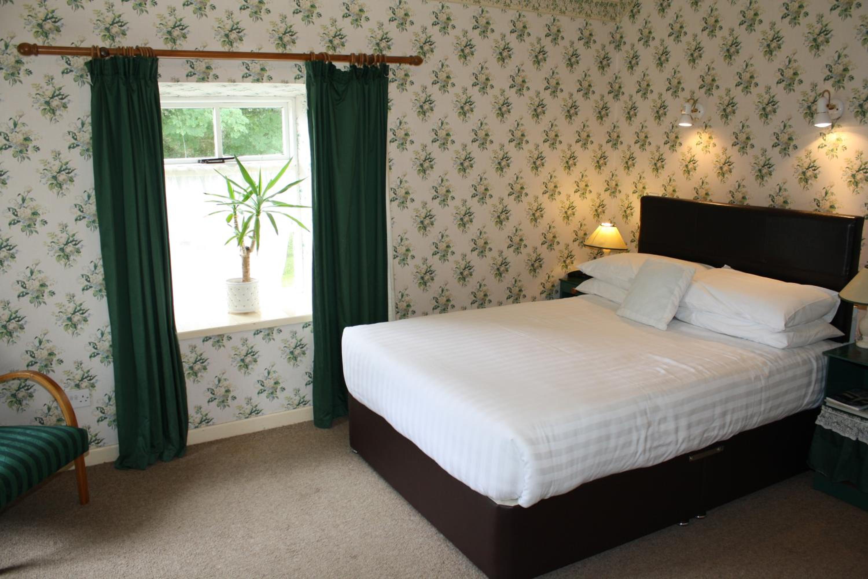 Style, Cottage, House, Double Bed, Bathtub