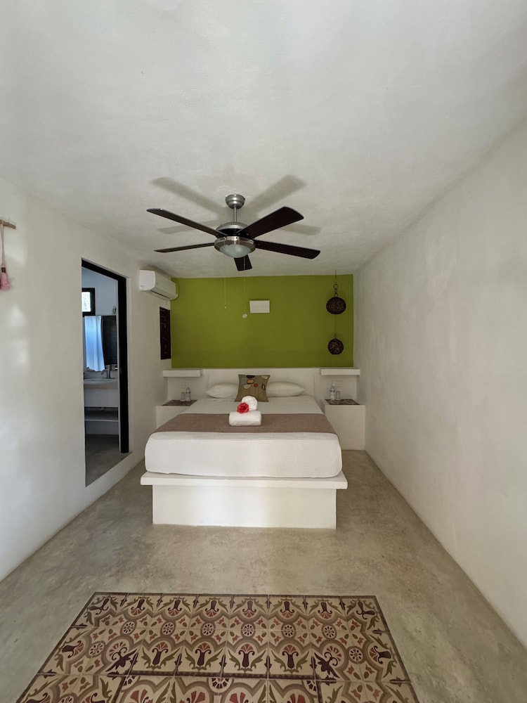 Hotel Kin Ha Pueblo 11/79