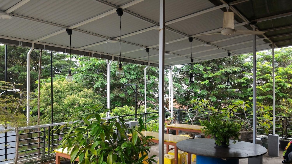 ZEN Rooms Anggrek Loka BSD 23/35