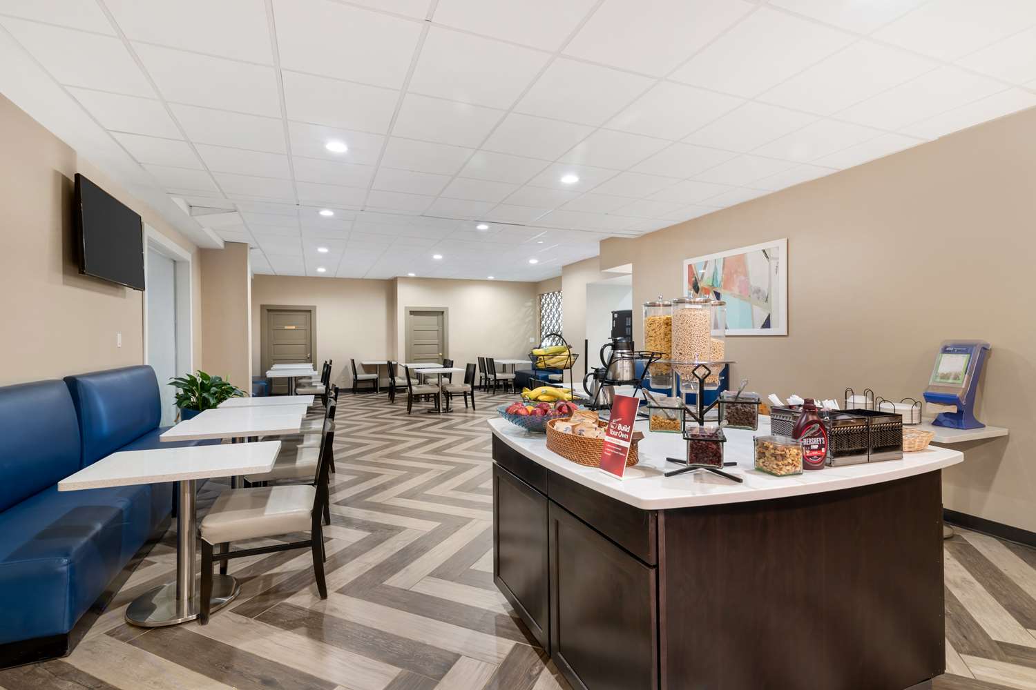 Best Western Plus Landmark Inn 34/43