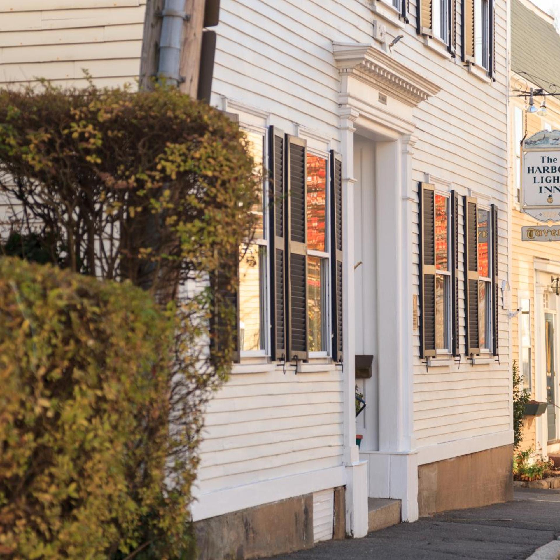 Harbor Light Inn 33/39