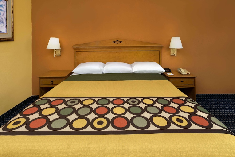 Super 8 By Wyndham Breaux Bridge 6/15