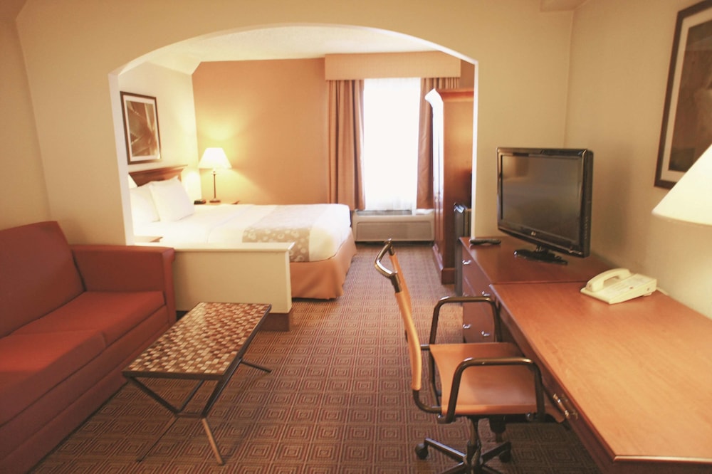 La Quinta Inn & Suites by Wyndham Stamford / New York City 43/59