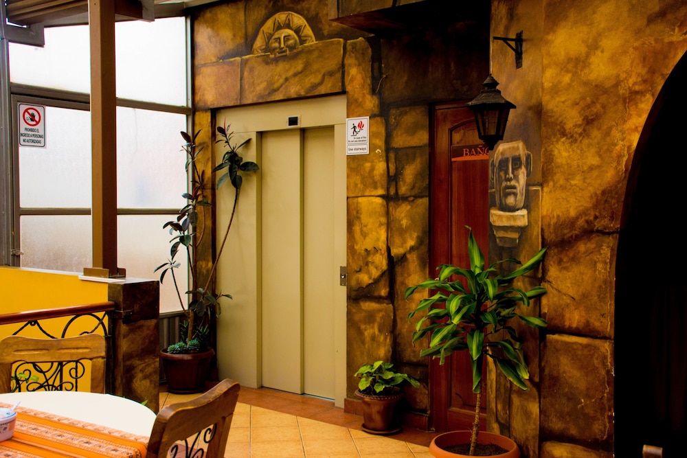 Las Brisas Hotel 6/50
