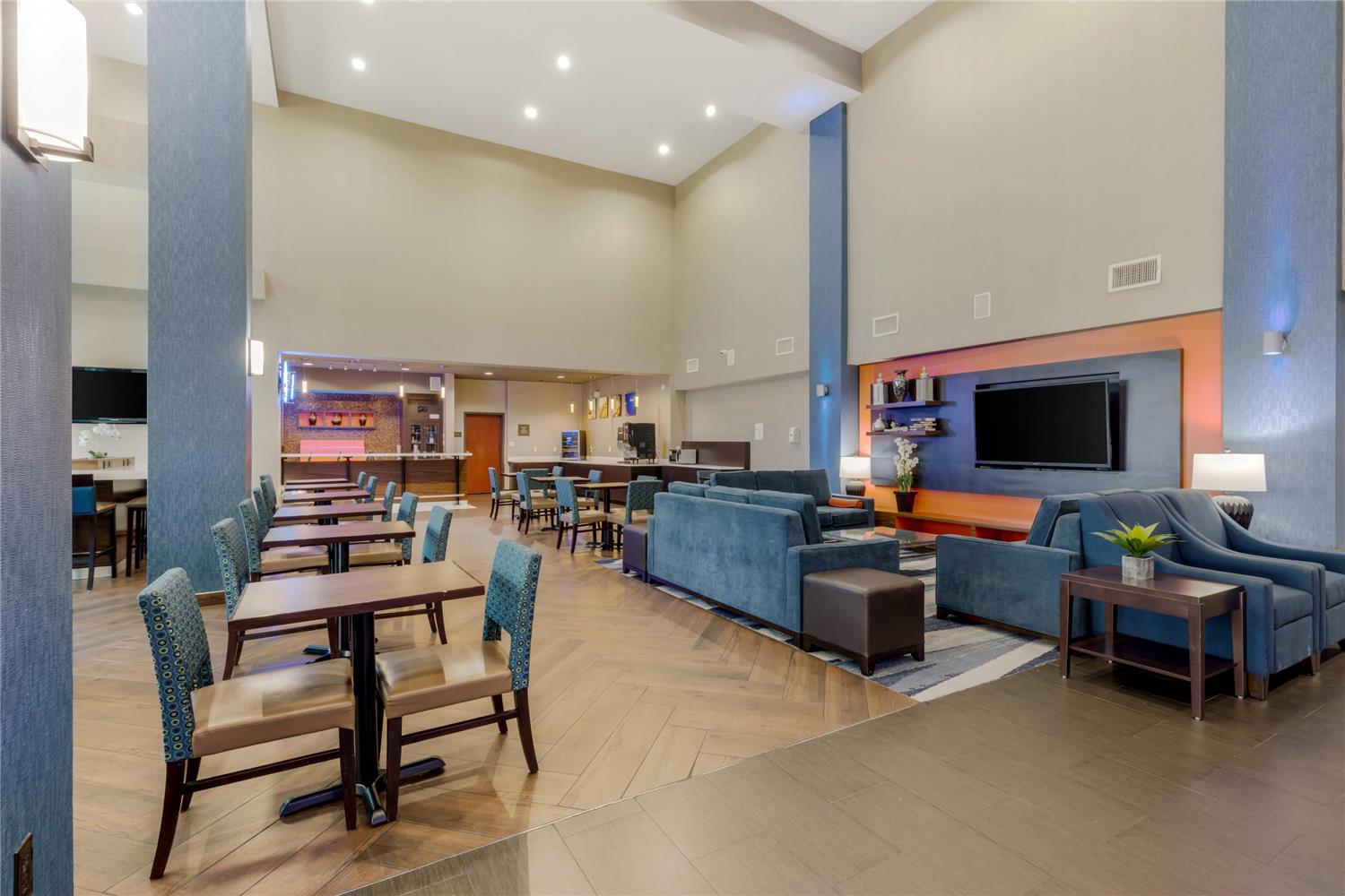 Comfort Suites Waco North - Near University Area 24/30