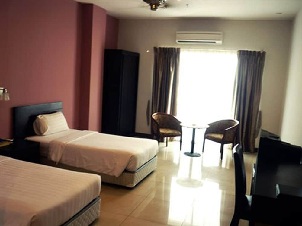 Kingston Hotel 15 @ Tower Regency 12/44