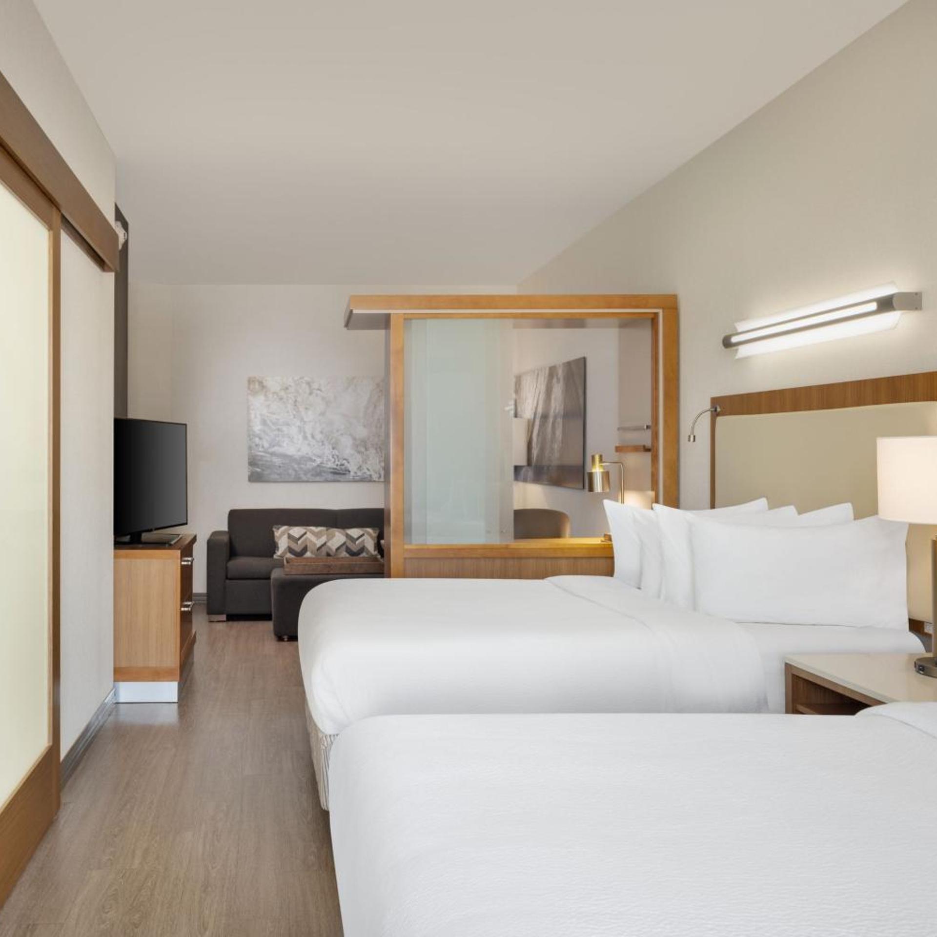Suite, 2 Queen Beds, Wharf View, Sofa, Balcony