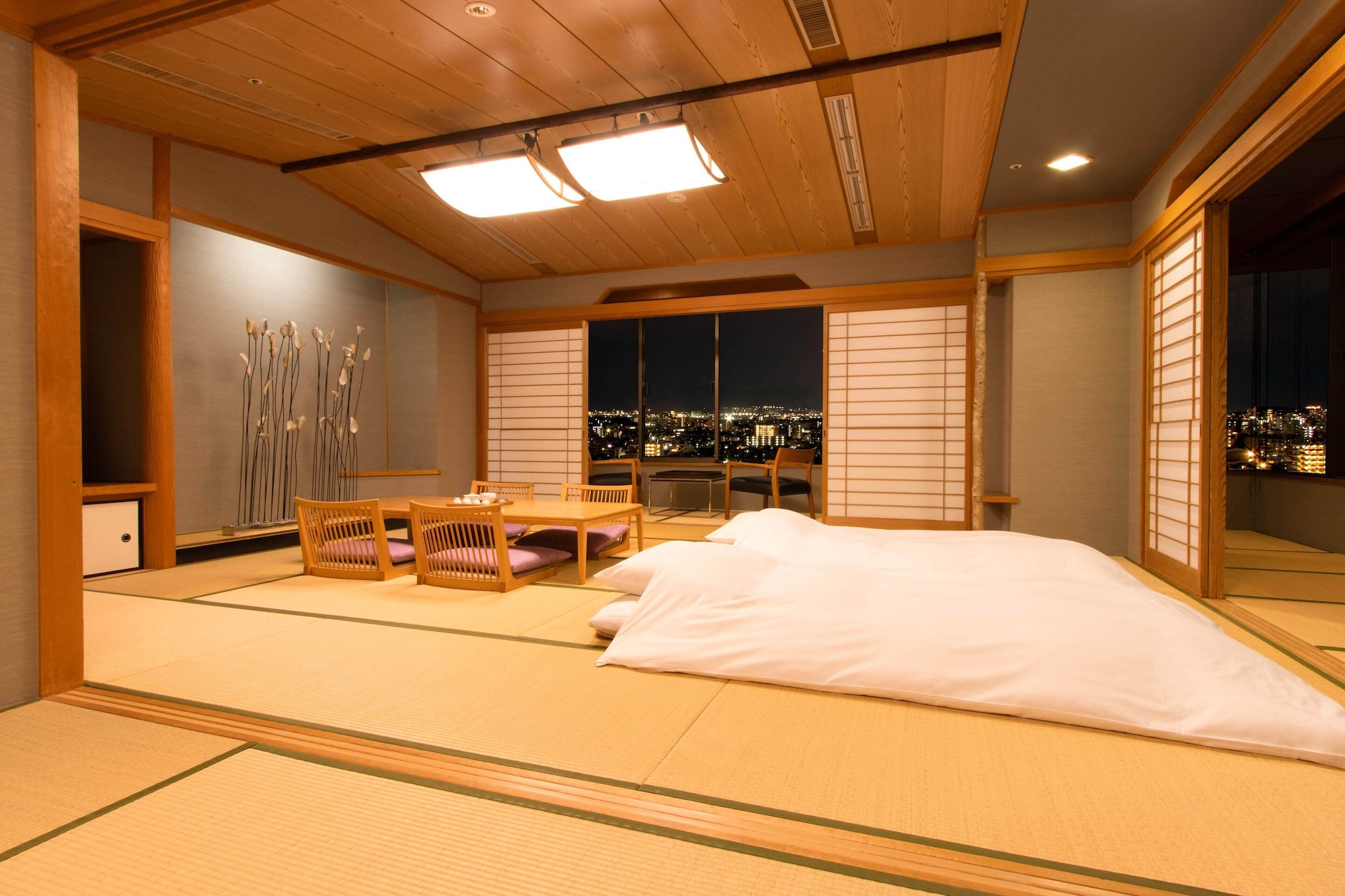 Japanese, Suite, 6 Futon Beds