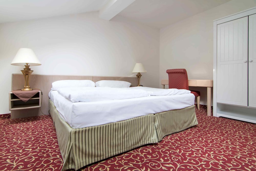 STANDARD, DOUBLE BED, COURTYARD VIEW