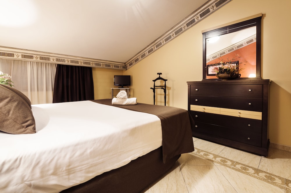 HOTEL CARLOS I - YUNCOS 33/61