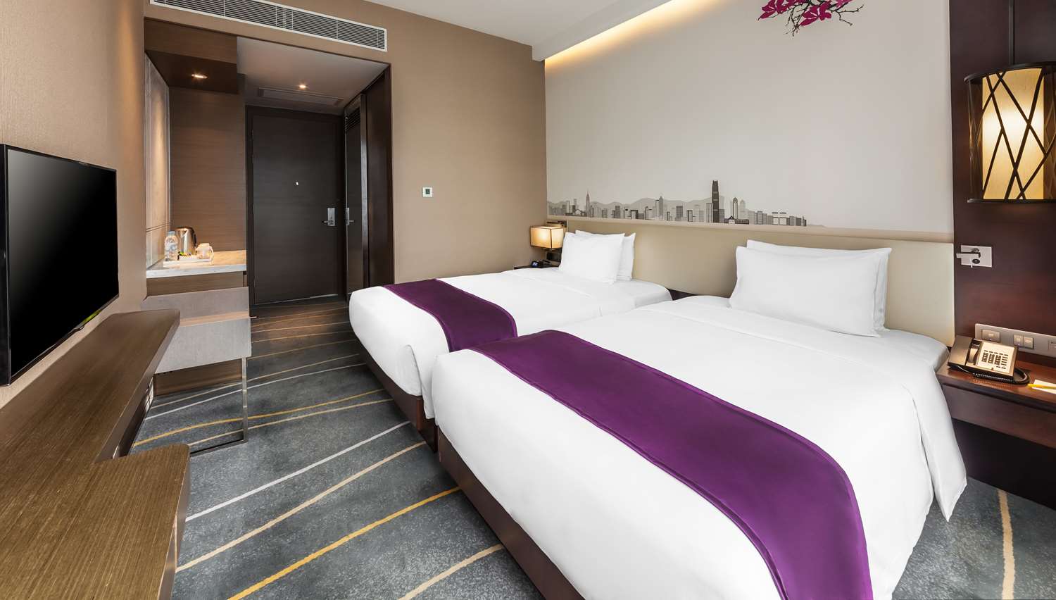غرفة بسريرين منفصلين بإطلالة على الحديقة، Hilton Garden Inn Hong Kong Mongkok 2/4