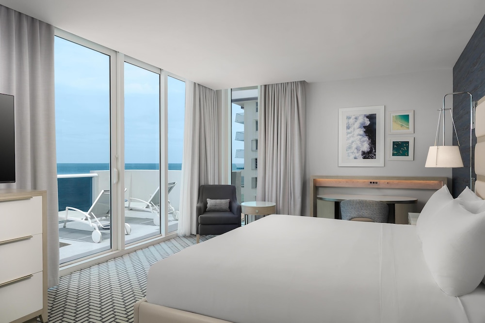 Premium, King Bed, Ocean Front, Accessible