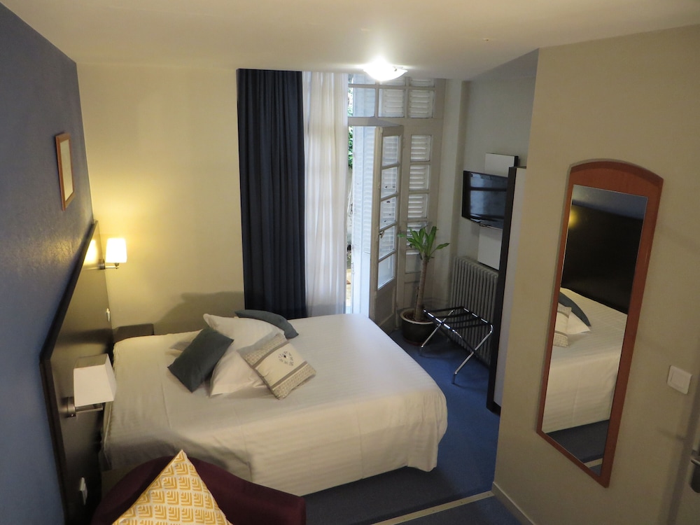Hotel Regina 6/48
