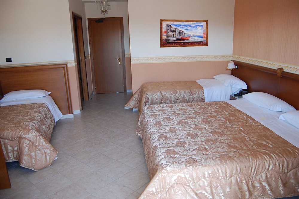 HOTEL RISTORANTE DONATO 26/73