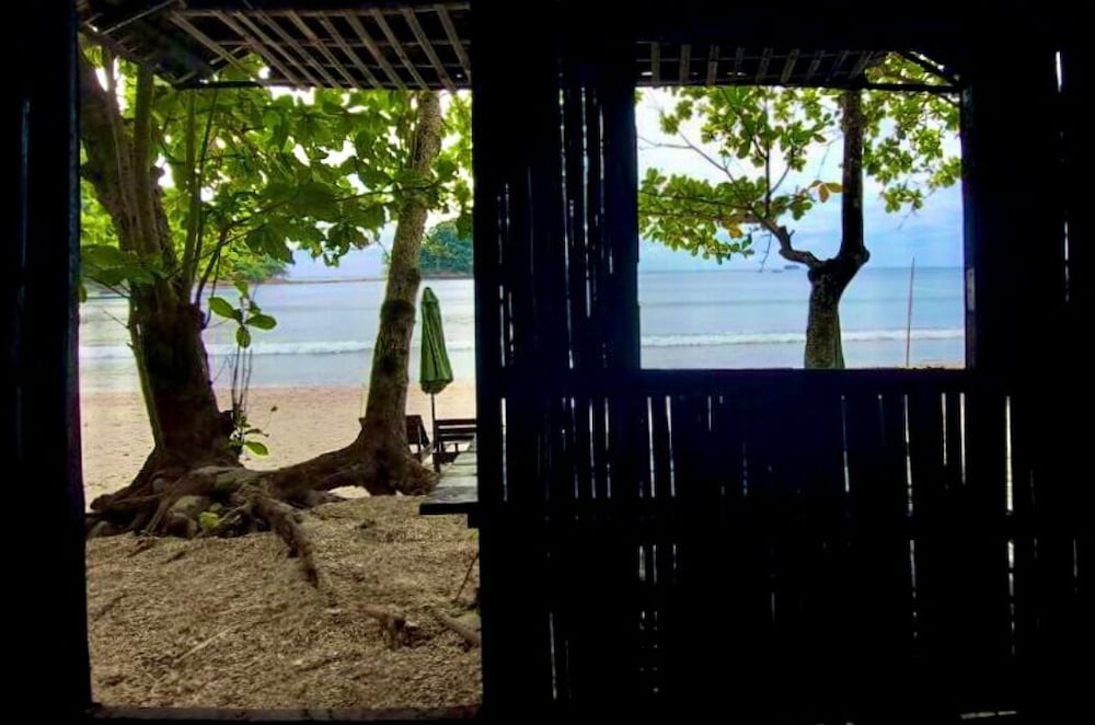 Playa La Caleta Bataan 50/59