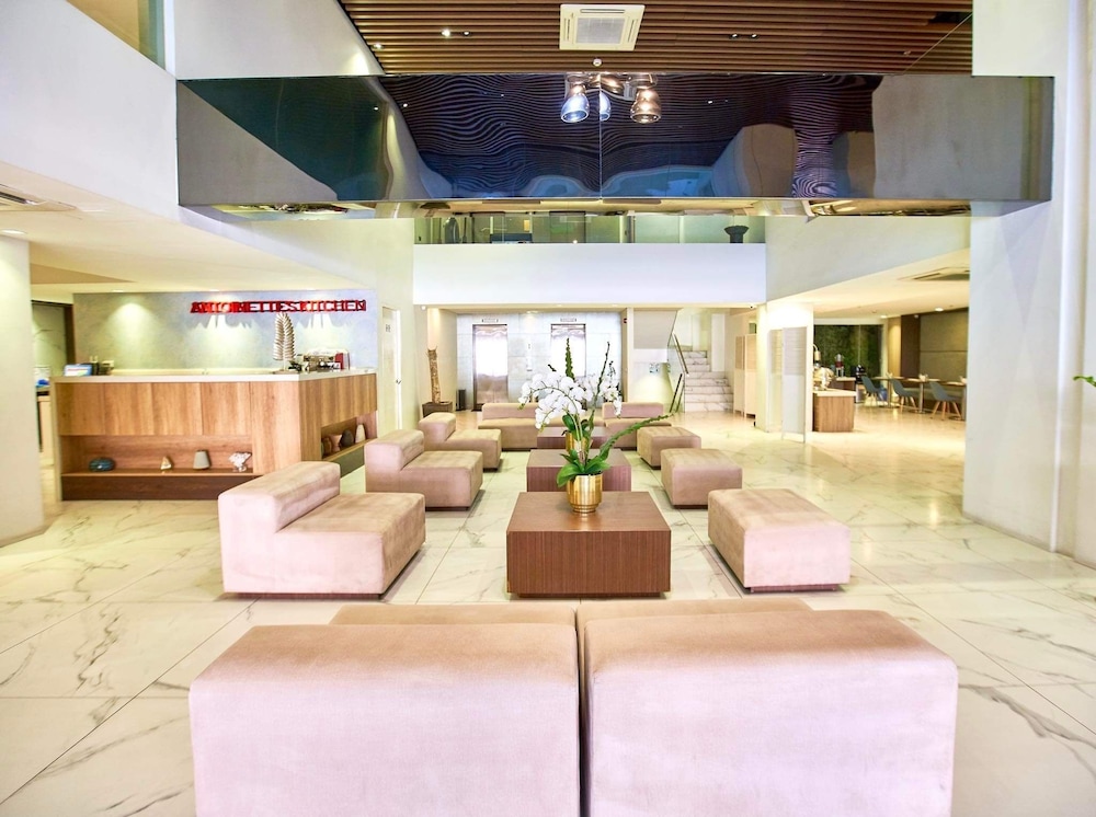 Ramada Encore by Wyndham Makati 28/50