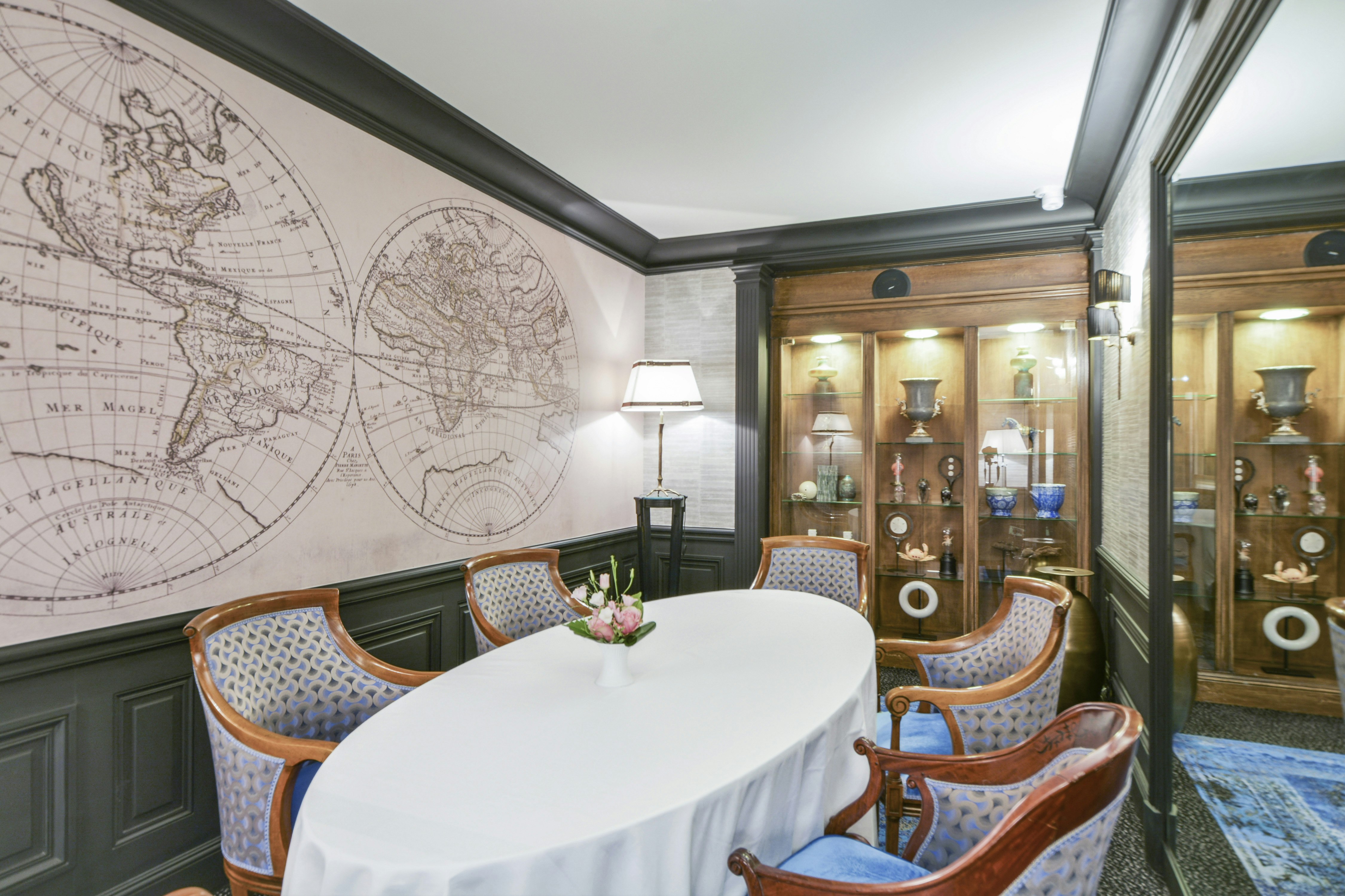 Maison Astor Paris Curio Collection By Hilton 13/43