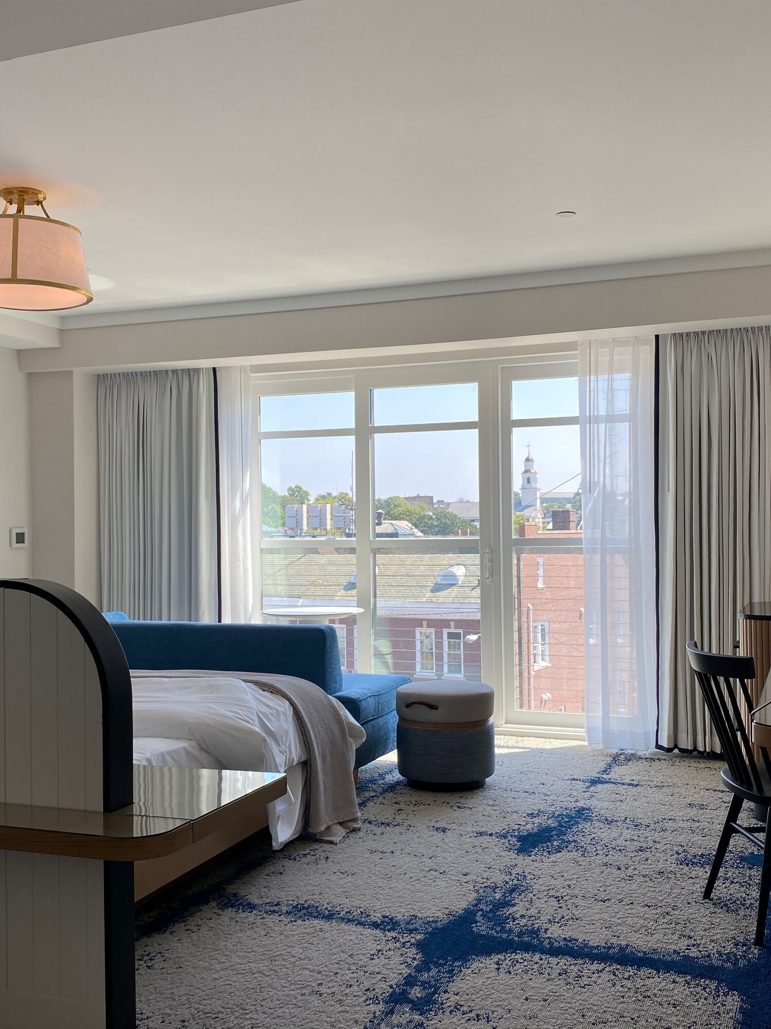 ROOM, KING BED, CITY VIEW