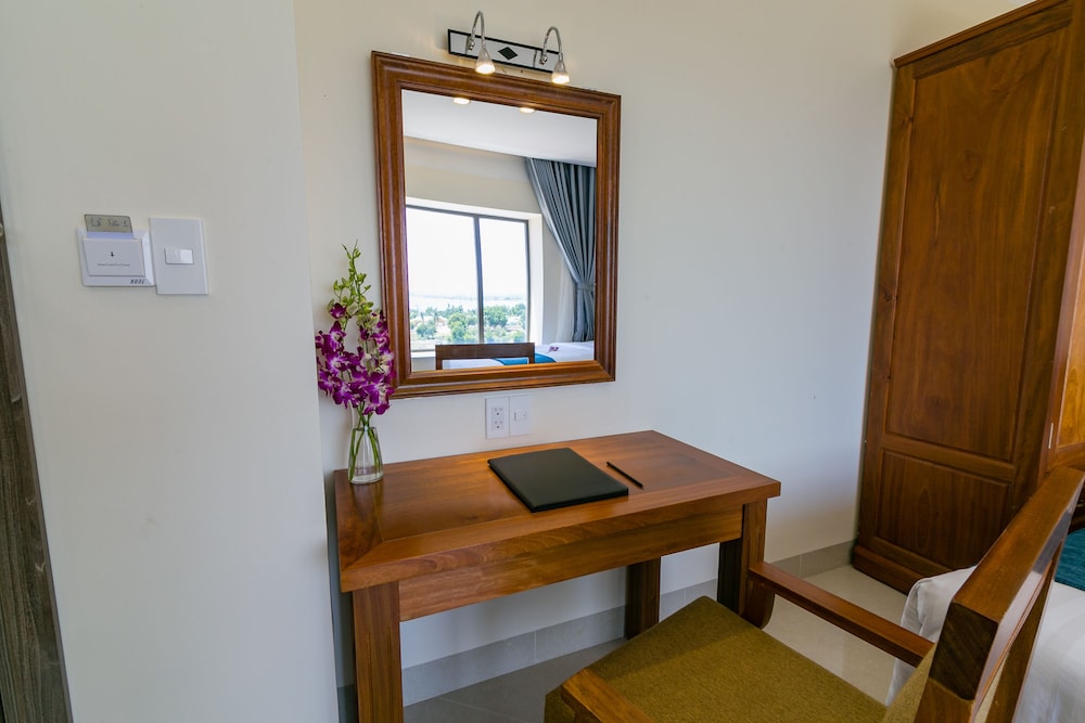 Navy Hotel Cam Ranh 33/50