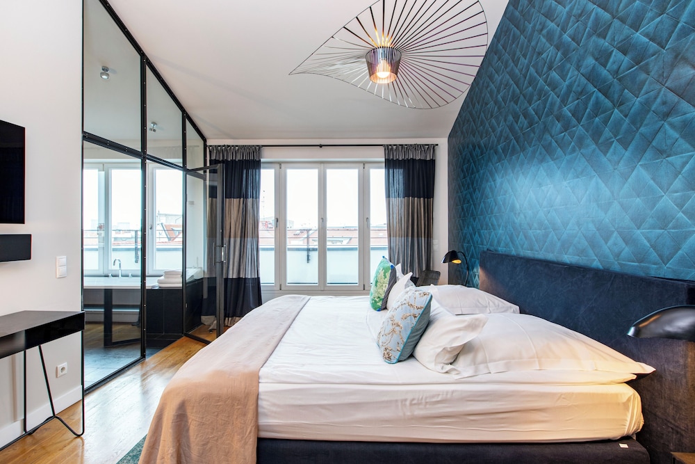 2 BEDROOMS, PENTHOUSE, TERRACE