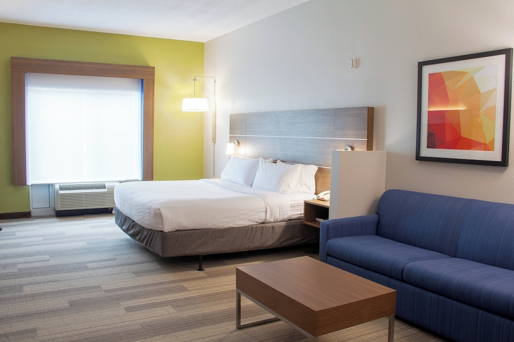 جناح بسرير كينج مع أريكة لذوي الإعاقة، Holiday Inn Express & Suites Lexington Dtwn Area-Keenland 4/8