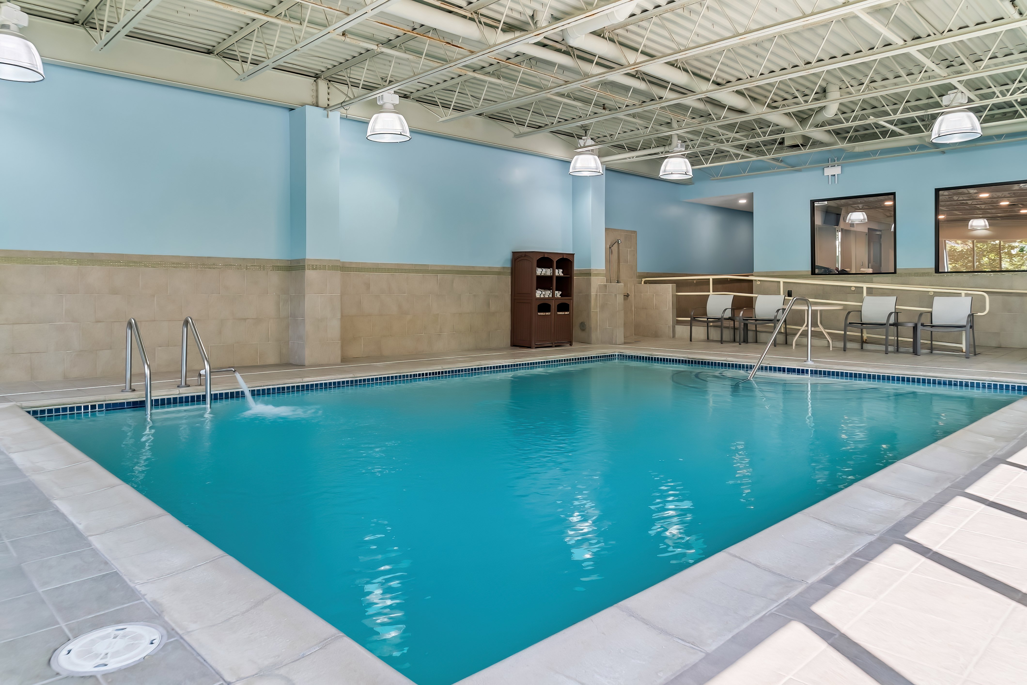 Holiday Inn Express Hotel & Suites Detroit-Novi 45/69