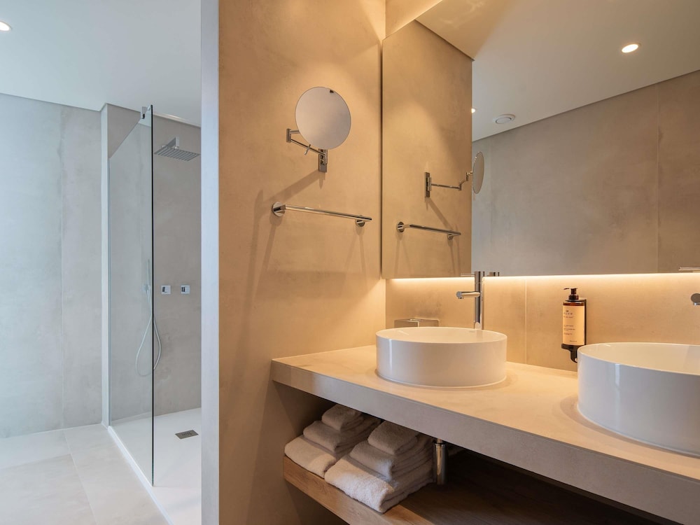 Mercure Ponta Delgada Azores 49/50
