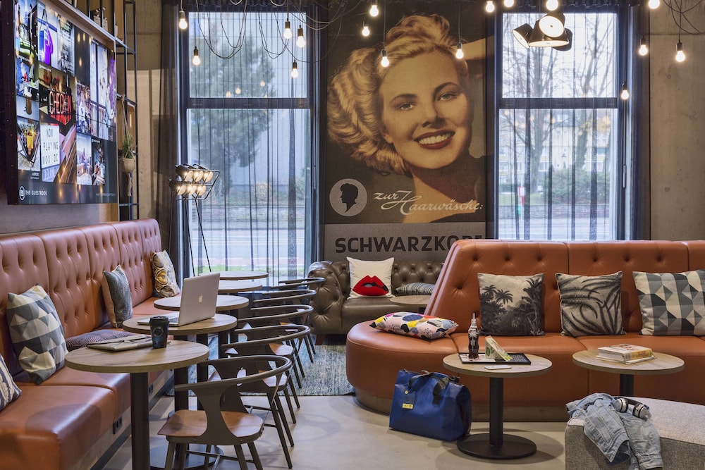 MOXY DUESSELDORF SOUTH 39/52