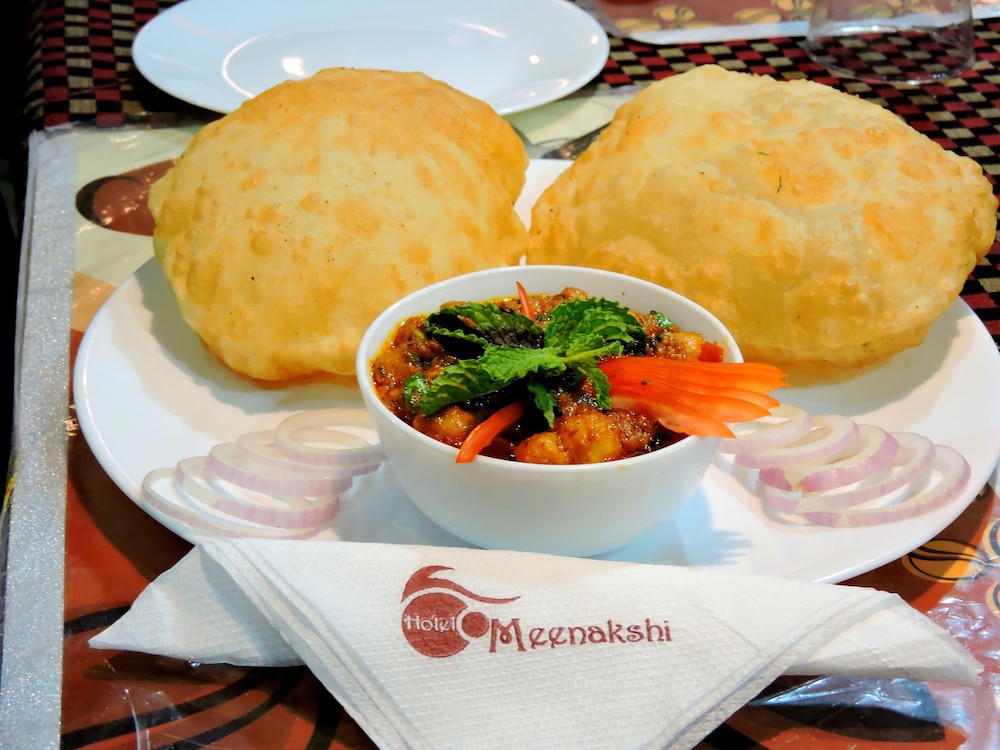HOTEL MEENAKSHI 28/48