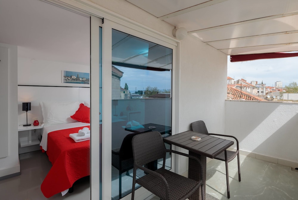 Peristil Luxury Rooms 51/67