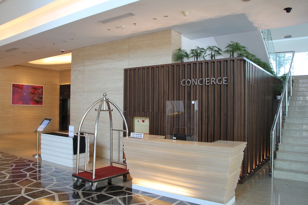 Js Luwansa Hotel And Convention Center 13/65