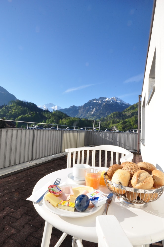 Merkur Hotel Interlaken 32/50