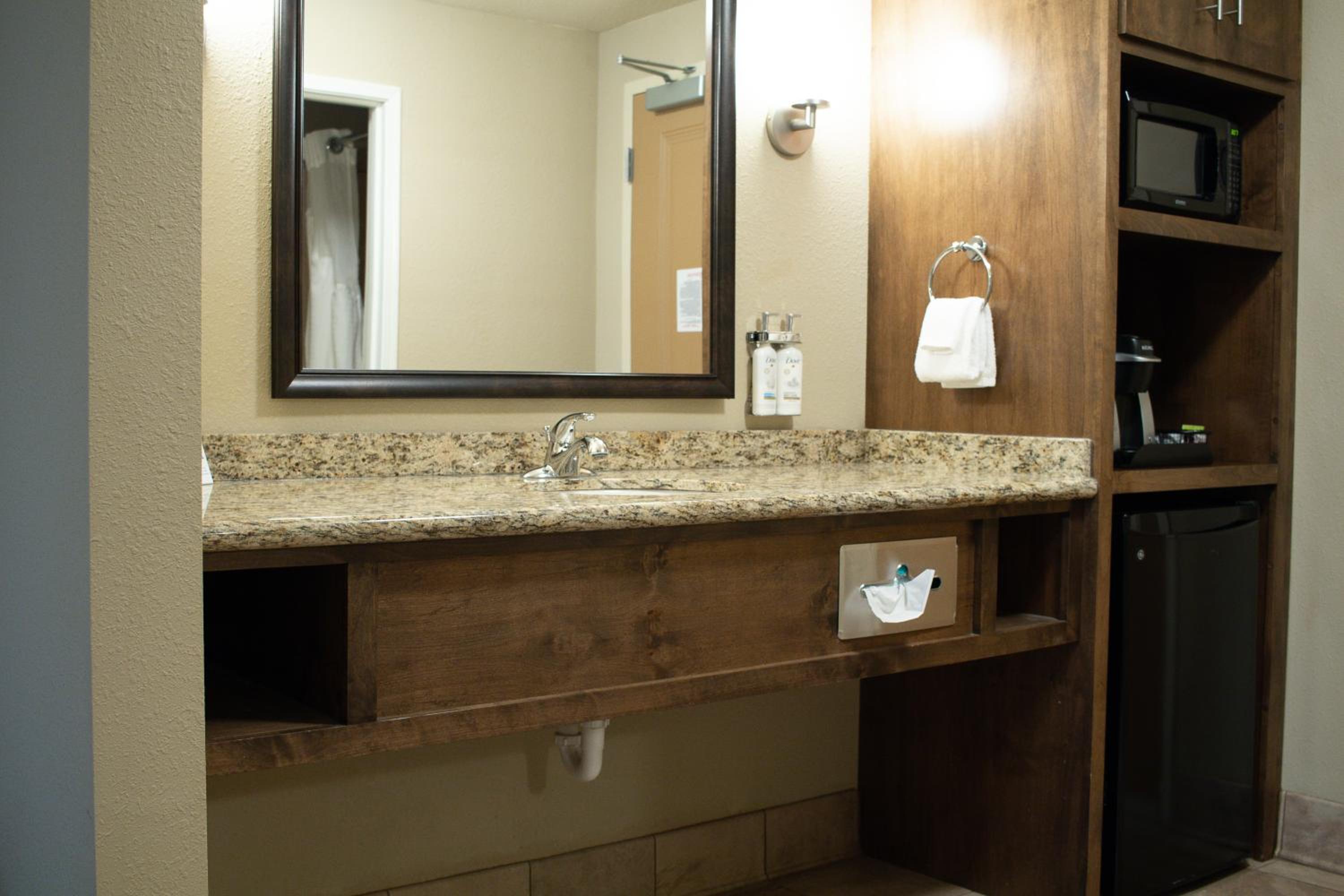 جناح بسريرين كوين مع أريكة، Holiday Inn Express And Suites Williston 6/8