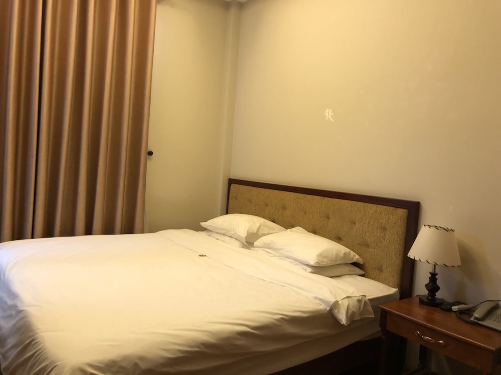 Dreams Hotel 11/26