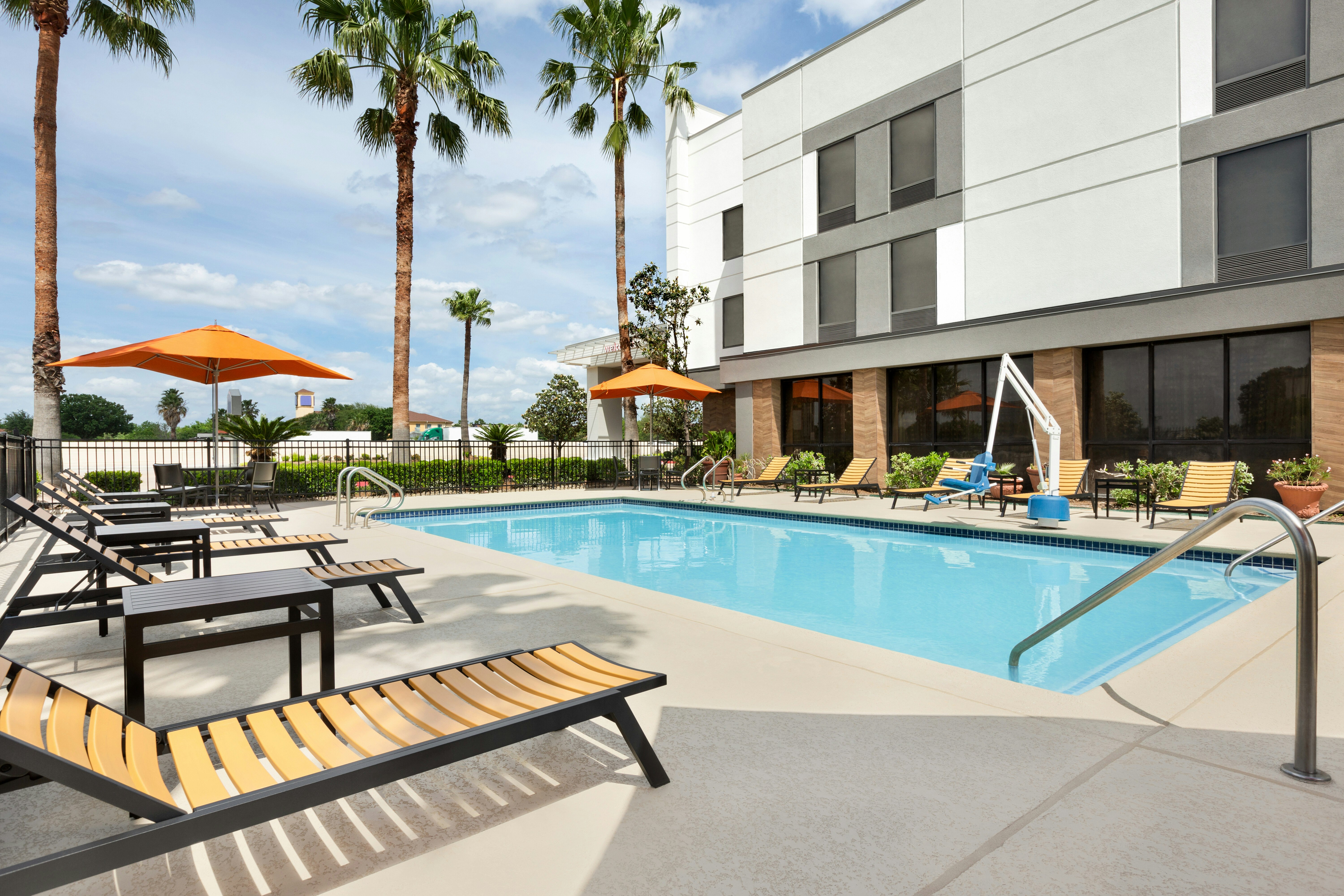 Hampton Inn Houston-Brookhollow 8/59