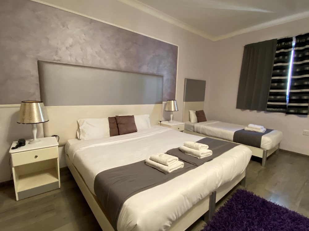 SLIEMA MARINA HOTEL 9/70