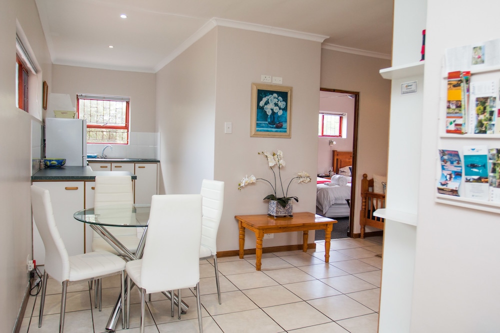Jenny's Guest House 24/30