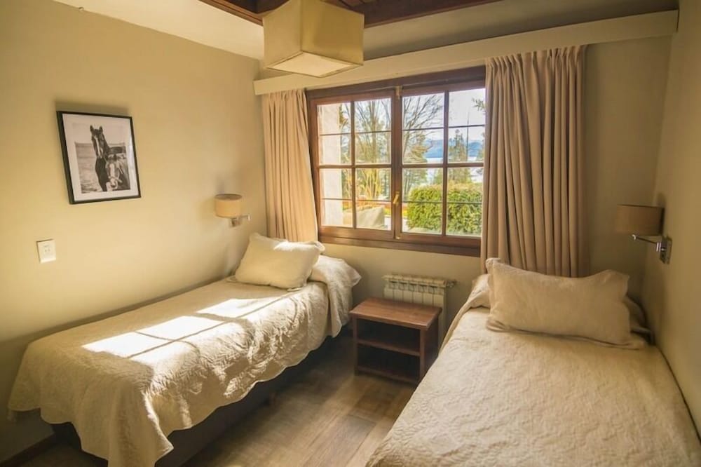 PAILAHUE LODGE & CABANAS 27/80