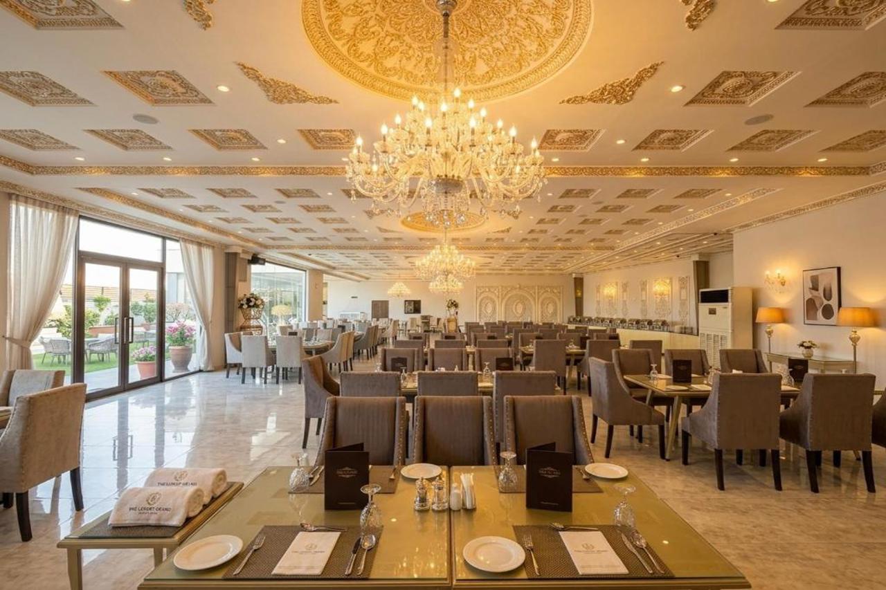 Regency Suites Hotel 13/14
