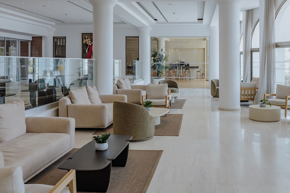 Golden Coast Beach Hotel 30/50
