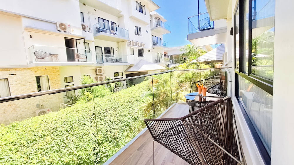 Pinnacle Boracay 60/67
