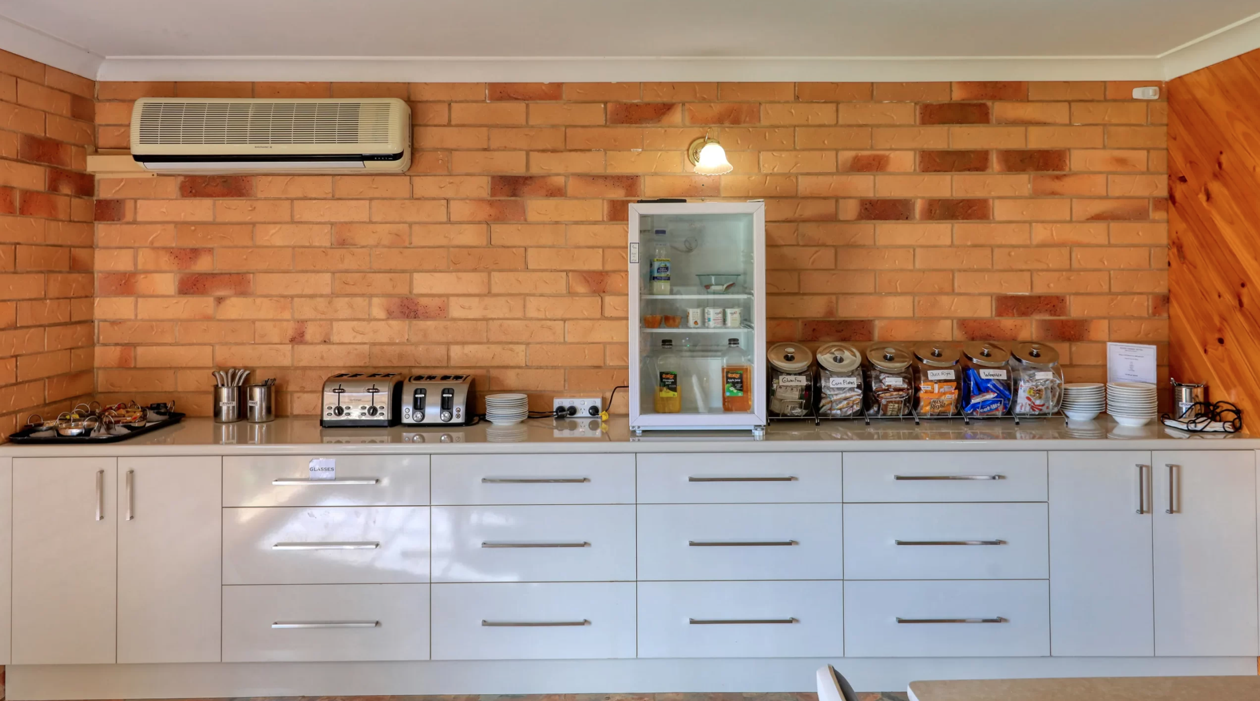 NORTH PARKES MOTEL 5/39