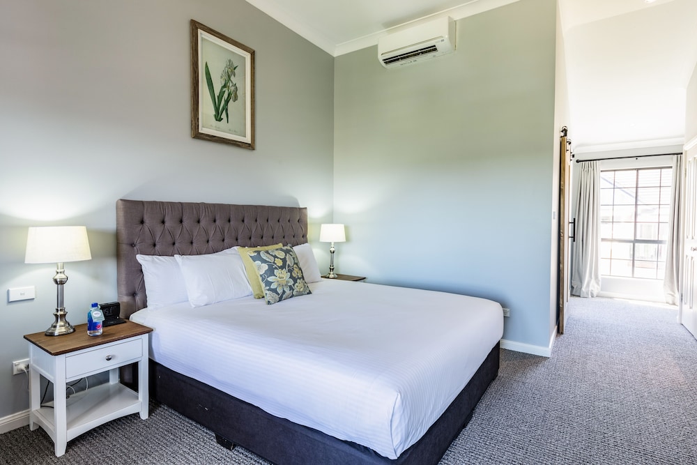 STANDARD, KING BED