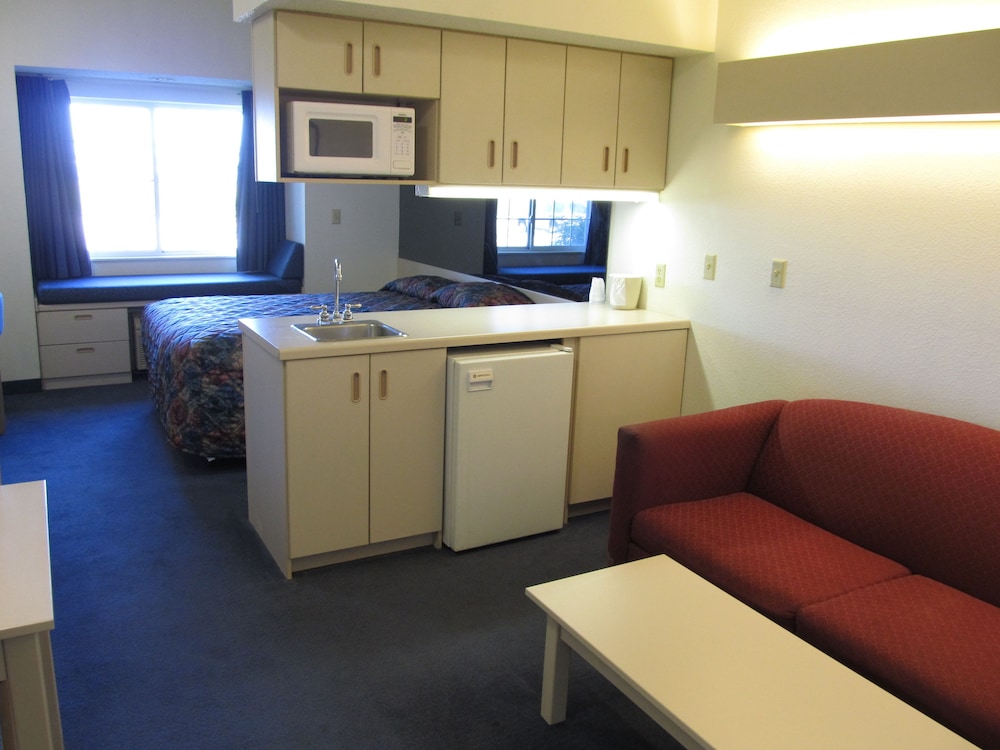Americas Best Value Inn and Suites Maryville 9/39