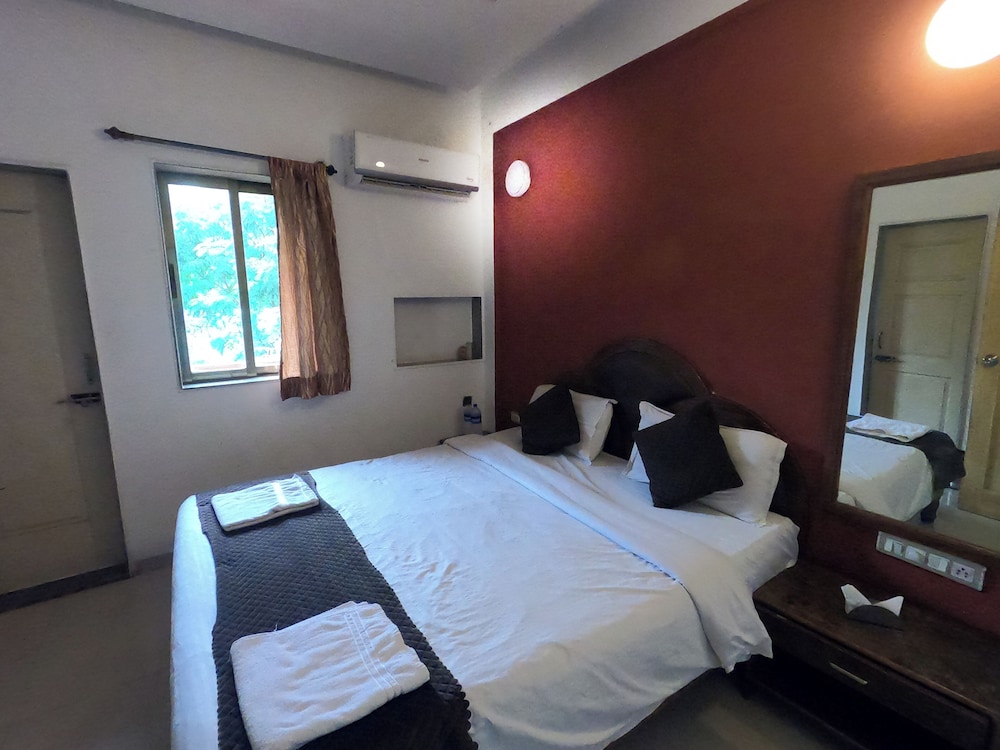 Hill Forest Resort 8/44